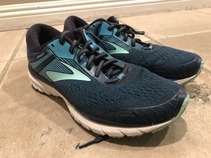 brooks adrenaline gts 18 womens size 11