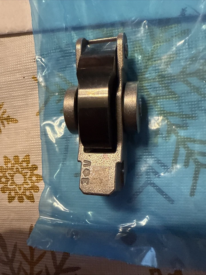 Juego de 4 brazos basculantes de válvula 2016-25 OEM GENUINO Mopar 05047896AD 3,6 L Foto 3 de 4