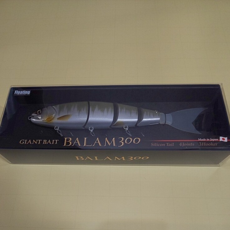 Lure MADNESS Giant Bait Balam 300mm 168g #11 Ayu Fishing floating minnow