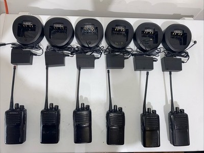 Lot of 6 Motorola/Vertex Standard VX-261-G7-5  UHF Two-Way Radios full set J233