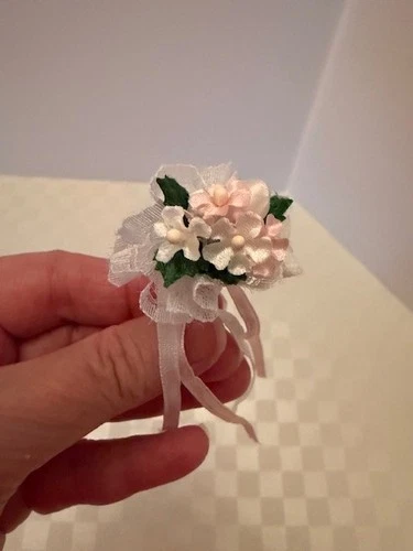 Vintage Barbie Reproduction Bridal WEDDING FLOWER BOUQUET #972 Wedding Day NEW