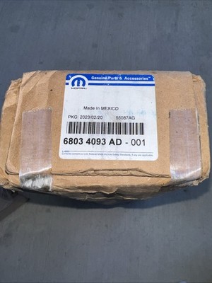 Genuine Mopar OEM Disc Brake Pad Kit   Part #68034093AD