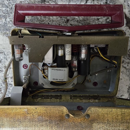 Radio d'epoca portatile a transistor Motorola ▪︎ modello 5P31A, 1957 ~ funziona bene - Foto 13 di 14