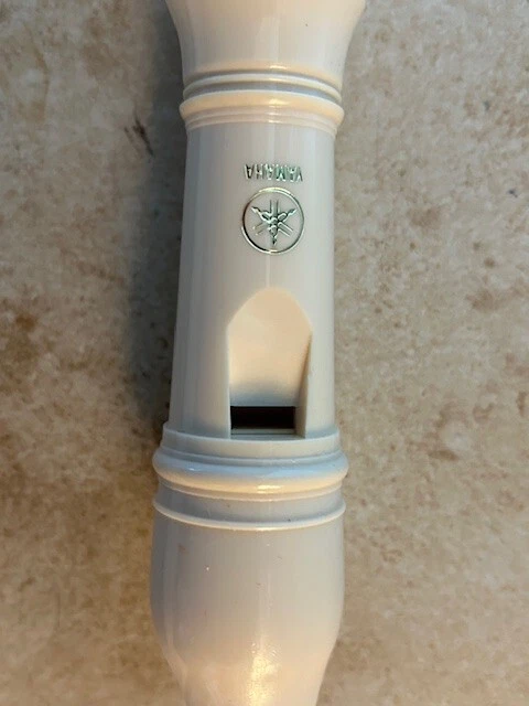 Grabadora Soprano/Descantante Yamaha Barroca Dedos YRS-24B Marfil B6 Foto 2 de 4