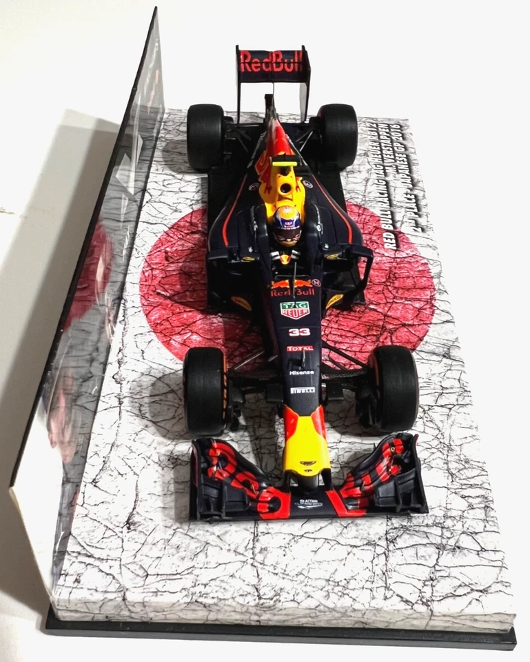 Minichamps 1/43 Red Bull RB12 Max Verstappen 2016 Japanese GP F1 Fan Club  - Image 3 of 4