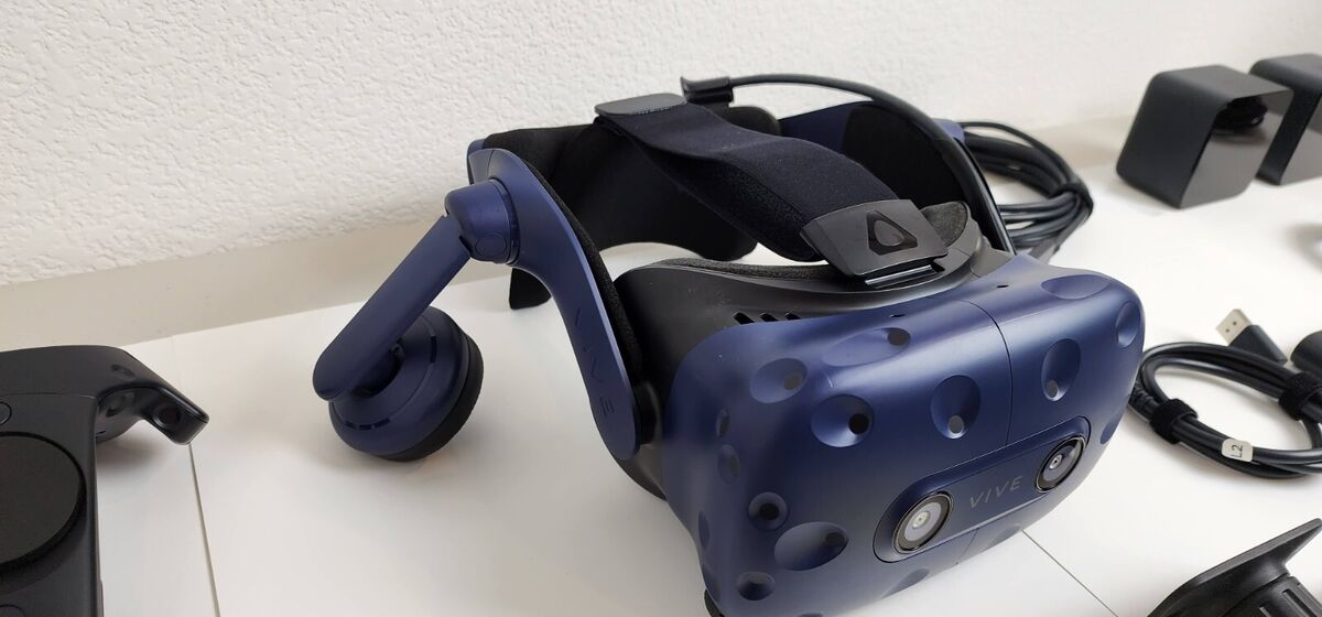 HTC VIVE Pro Headset VR Full Set Complete System Virtual HTC VIVE Pro Headset VR Full Set Complete System Virtual
