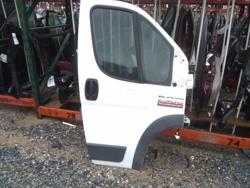 Used Front Right Door Assembly Front fits: 2018 Ram Promaster 2500 van Front Rig Foto 2 de 4