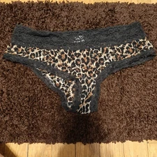 Victoria's Secret Lace Hiphugger Panties Size Large L Animal Leopard print