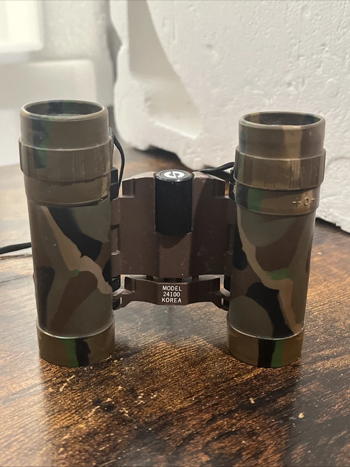 Simmons Realtree Binoculars 8x21 - FOV 372 - 1000 Yards Collectible - Image 2 of 4