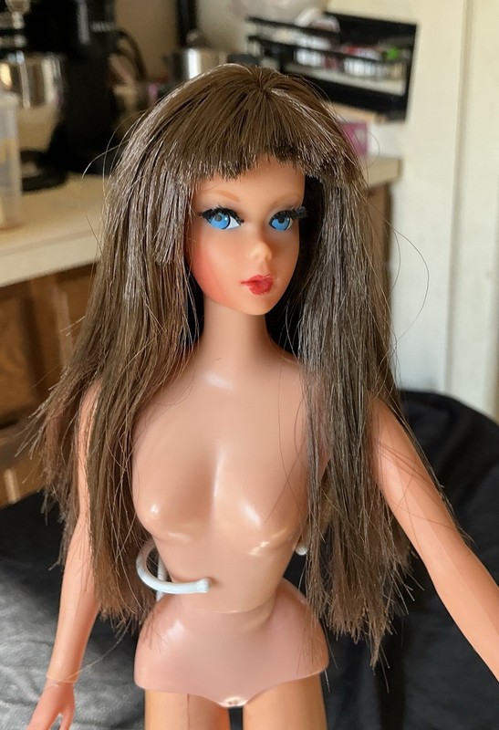 Mattel 1970 Dramatic New Living Barbie Brunette