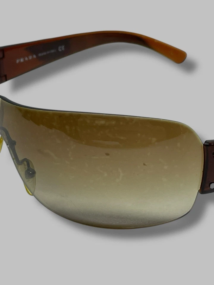 Gafas de sol deportivas vintage Prada Red Tab Foto 3 de 4