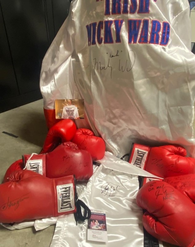 HUGE Boxing Autograph Collection - Gloves/Trunk/Robe Joe Frazier Arturo Gatti +