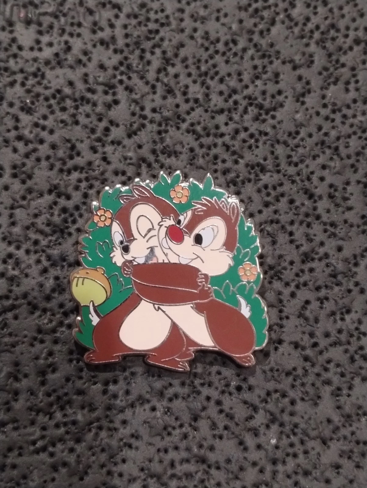 2019 Disney Chip and Dale Hugs Mystery Trading Pin 134795