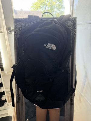 The North Face Rodey Rucksack schwarz 19 L Laptopfach 3 Taschen gepolstert