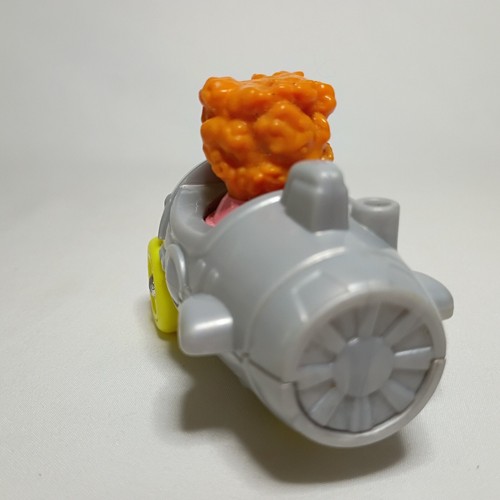 Little People Wheelies 2013 Mattel - Orange hair Glasses Girl in Airplane - Picture 3 of 8