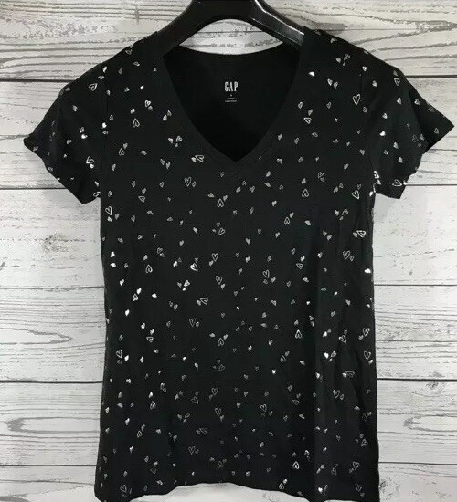 Chemise Manches Courtes Gap Col V - Taille S - Noir Doré Imprimé Coeur - 60% Coton, 40% Modal - NEUVE Avec étiquettes