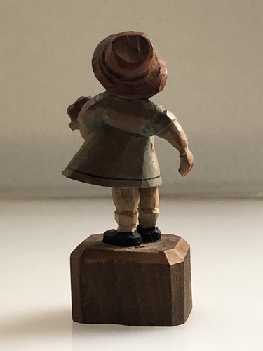 vintage hand carved And Painted Small Girl With Popy Dog Figure Folk Art - Picture 6 of 15