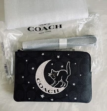 NWT COACH BLACK/MULTI HALLOWEEN SIGNATURE CORNER ZIP WRISTLET CW869