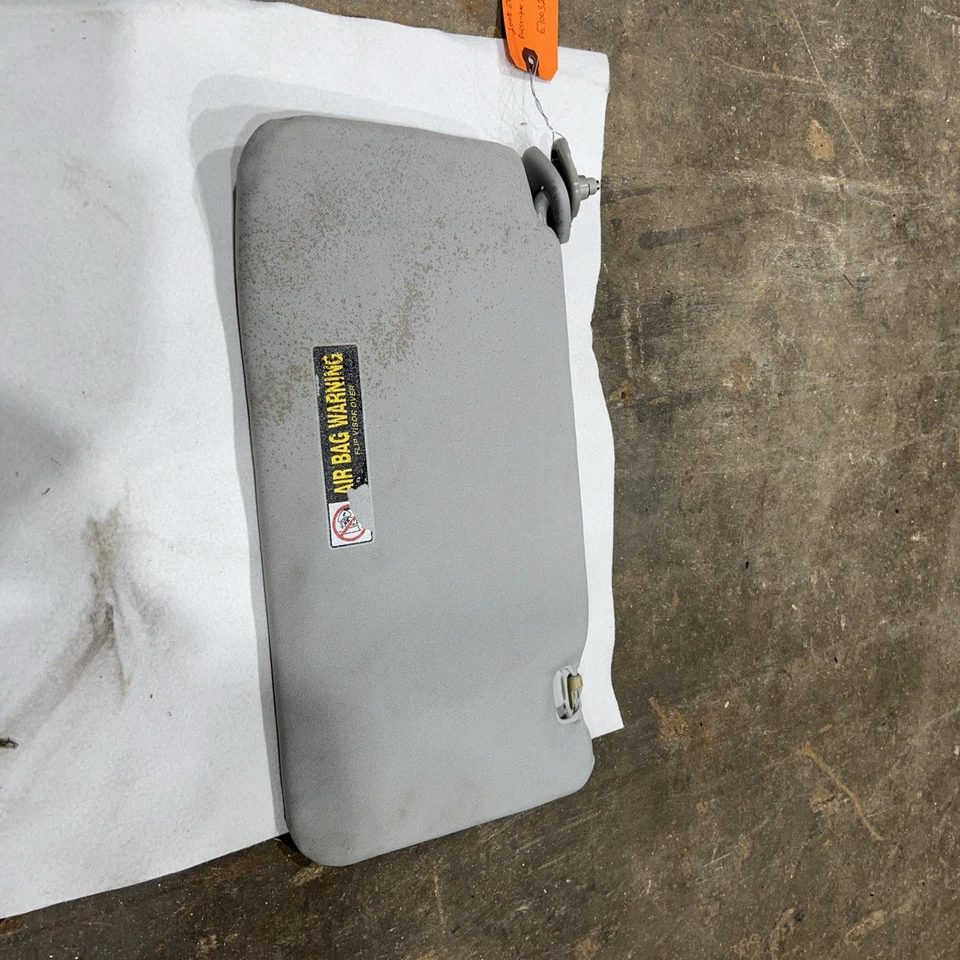 2008 Honda Element EX Front Right Passenger Side Sun Visor OEM E10032 - Изображение 2 из 4