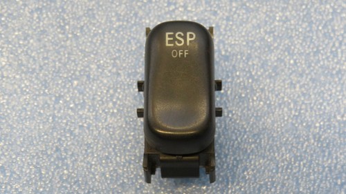 Mercedes Benz W210 - ESP OFF Schalter / SWITCH // 2108213551 LK 03100528