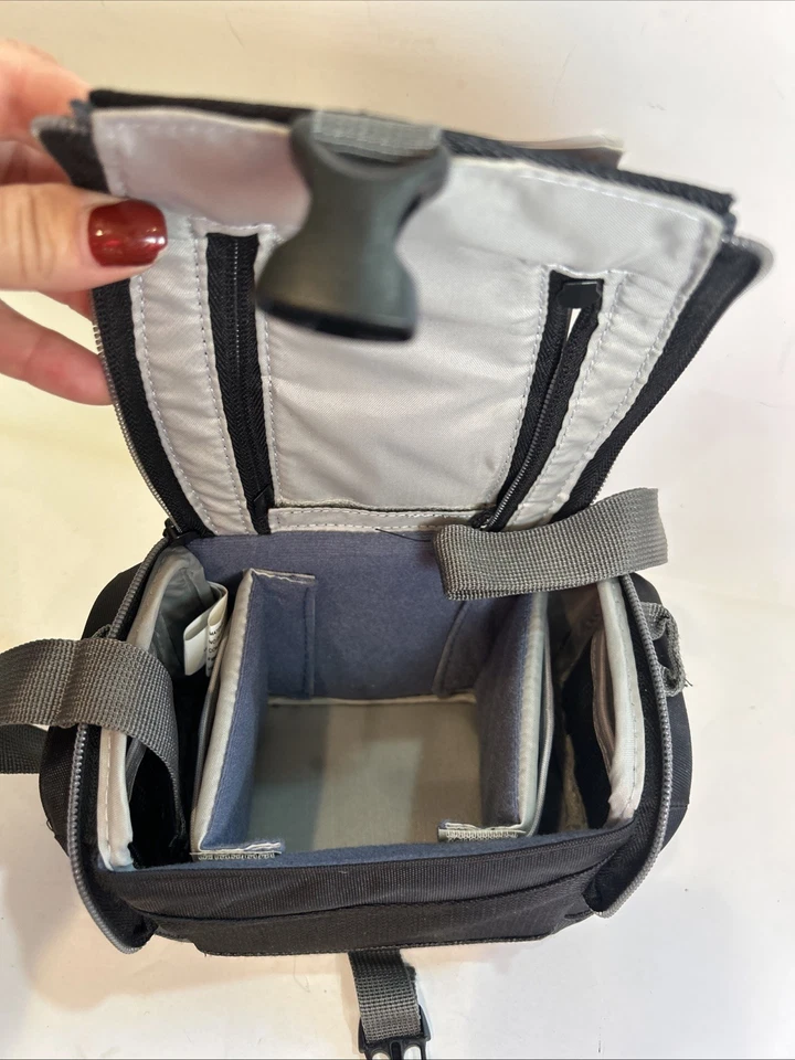 NUEVO CON ETIQUETAS ESTUCHE LOGIC DCB-66 ESTUCHE BLANDO ZOOM ALTO (FC3005951) 1 Pull Access Estuche para cámara Foto 3 de 4