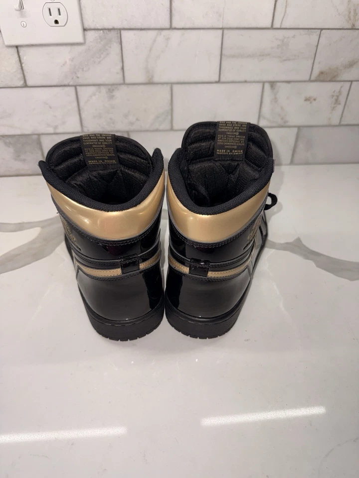 Zapatillas Air Jordan 1 Retro Altas OG Negras Metálicas Doradas Talla 11 Foto 3 de 4