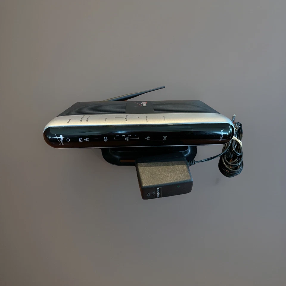 Verizon Fios  Actiontec MI424WR 300 Mbps 4-Port 10/100 Wireless G Router - Image 2 of 4