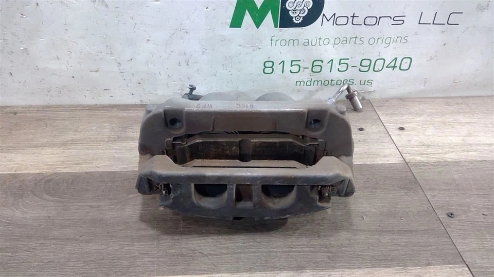 Pinza de freno de disco delantera derecha Dodge Ram 1500 2019-2021 OEM 68412552AC Foto 4 de 4