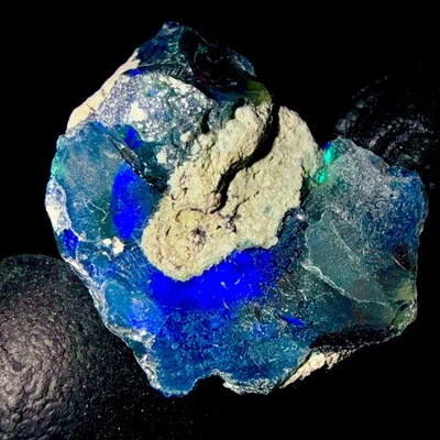 Opal gemstone Raw, fire rough,Äthiopische Naturschwarz 11 Karat 21x15 MM