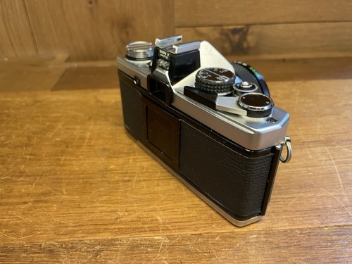 *CLA'd : Near Mint ++* Olympus OM-2 Film Camera 28mm F/3.5 Wide Angle Lens / JPN - Picture 8 of 23