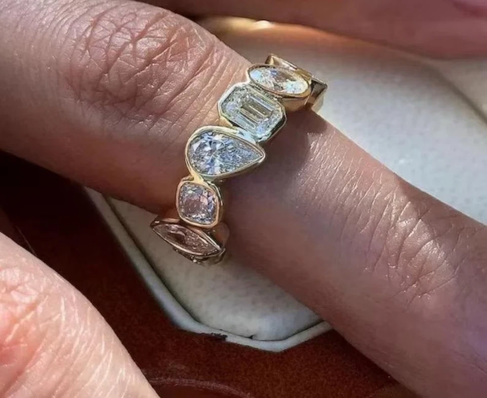 Amazing 18k Yellow Gold In Multi Shaped Cut Lab Grown Diamond Full Eternity Band - Image 2 of 4