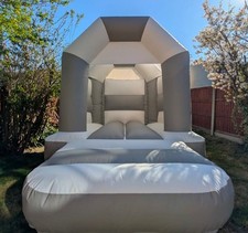 11ftx8ft Bouncy castle with 17 piece soft play, ball pit, floor & balls Included