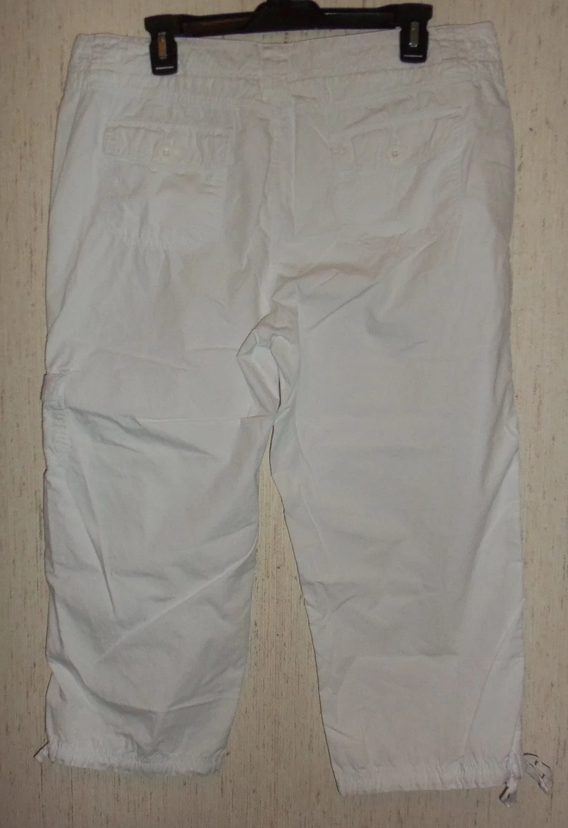 White shop cotton capris