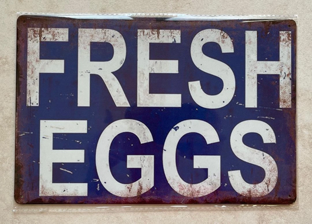Targa In Metallo Vintage “Fresh Eggs For Sale” – 40,6×30,5 Cm – Arredo Shabby Chic Per Cucina O Giardino