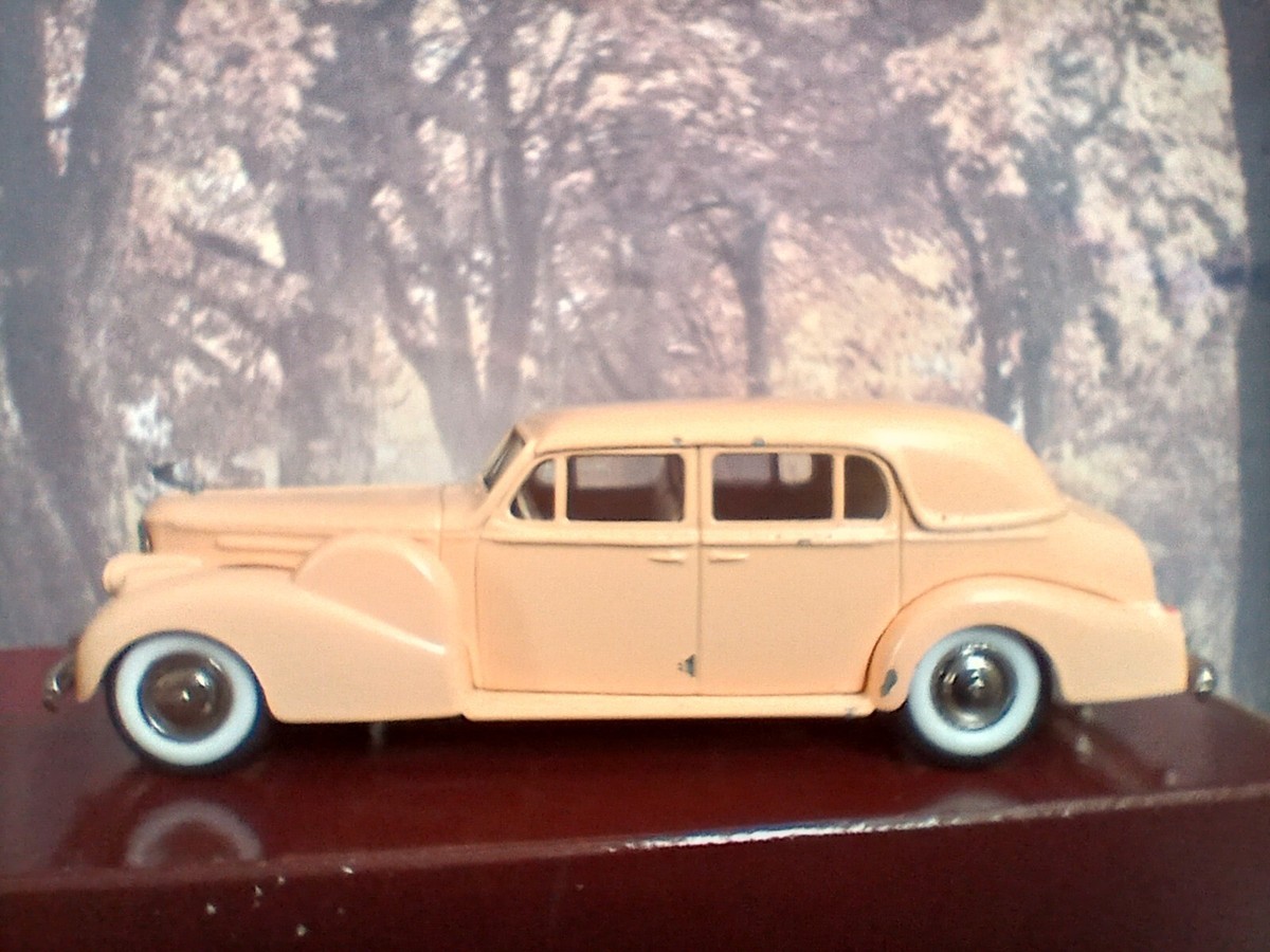 RexToys 1/43 - Cadillac V16 Conduite Intérieure 1940 - Noire - Très Bon état