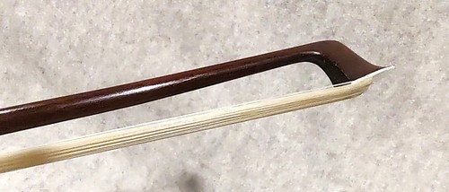 European 4/4 Violin Bow, Lizard Thumb Grip, Vintage Mid-1900s, New Hair - Picture 4 of 10