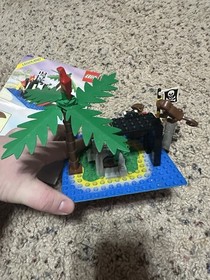 LEGO Pirates: Shipwreck Island (6260)