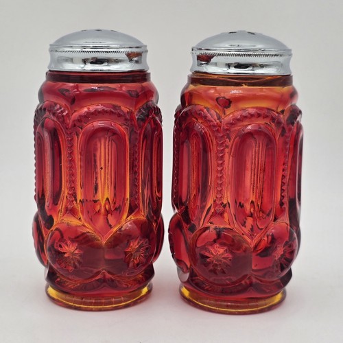 Vintage LE Smith Glass Moon & Stars Salt Pepper Shaker Set Amberina UV Glow - Picture 8 of 24