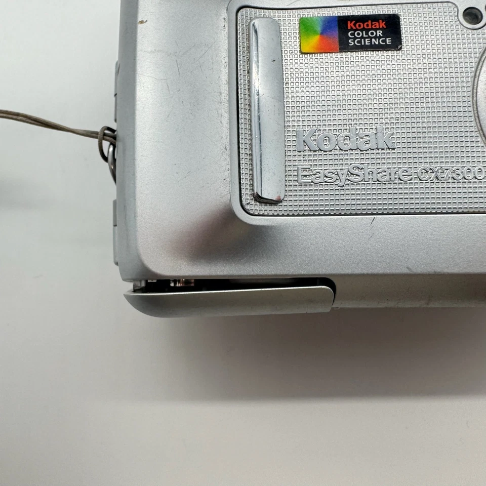Kodak EasyShare CX7300 Digital Point & Shoot Camera 3.2MP Tested & Working - Image 2 of 4