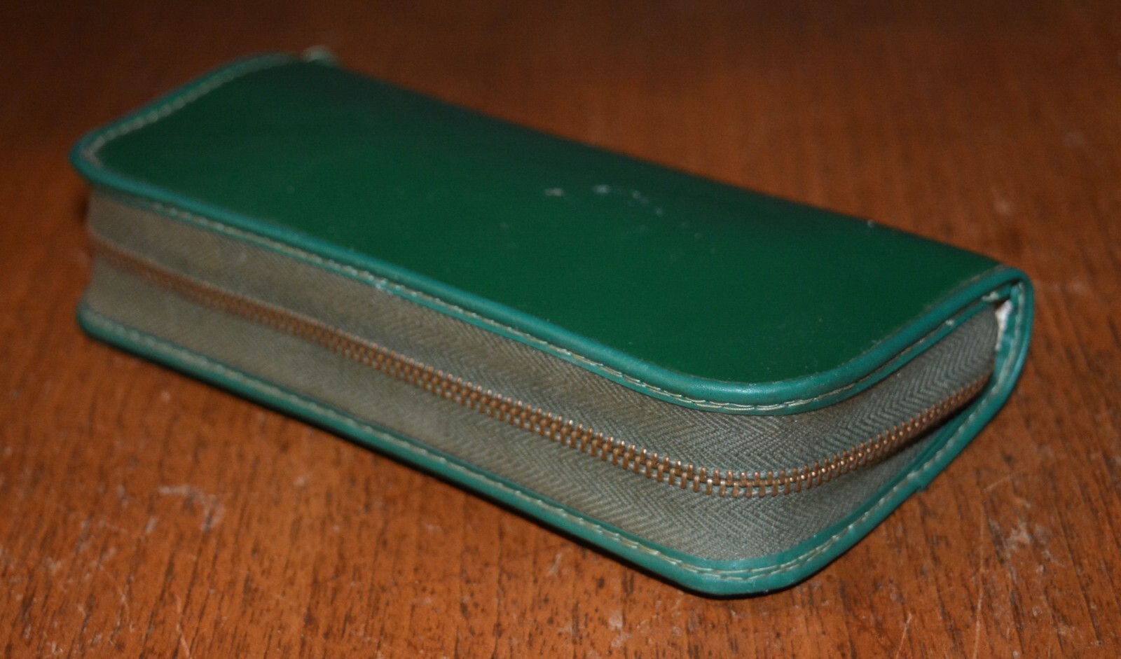 VTG Gentlemen's Personal Care Travel Kit Nylon Case