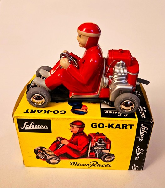 Schuco Go-Kart Micro Racer rojo 1035. En perfecto estado, nuevo a estrenar.