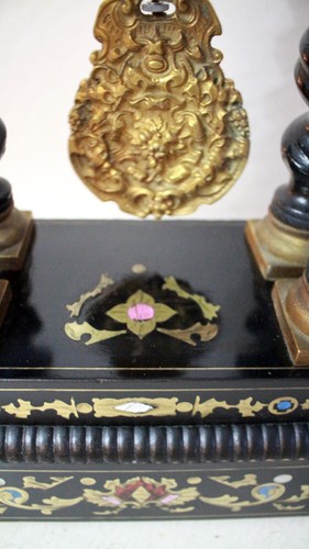 ANTIGUO Reloj de Mesa Francés Marquerty Colorido con Incrustaciones Imperio 1885 - Imagen 7 de 14