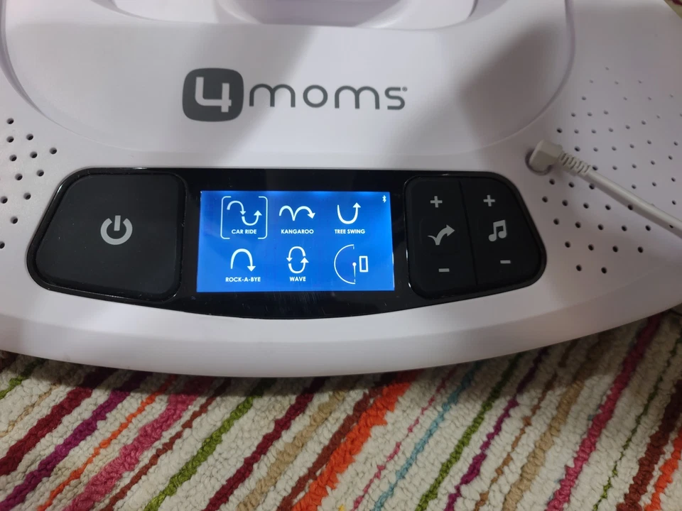 Columpio bebé 4Moms Mamaroo modelo 1037, blanco, con inserto infantil Foto 2 de 2
