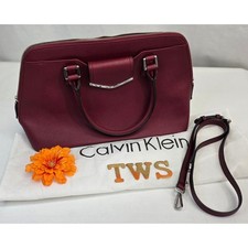 Borsa a tracolla Calvin Klein bordeaux pelle saffiano ferramenta argento