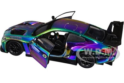 BMW M4 GT3 CHAMELEON CHROME 1/24 DIECAST MODEL CAR BY MOTORMAX