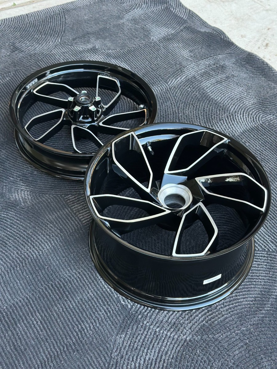 Ducati Diavel V4 OEM Wheel Rim Set (XDiavel & Diavel 1260