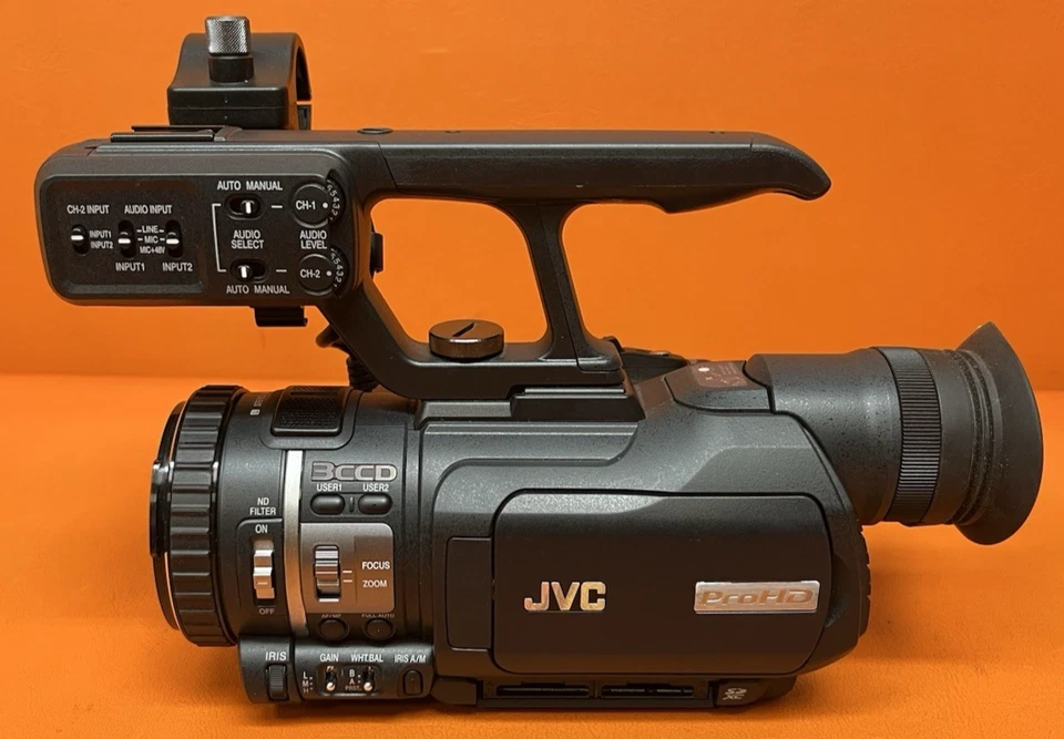 JVC GY-HM150U Compact Handheld 3CCD Camcorder *Tested *No Battery or SD Card - Image 3 of 4