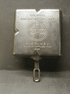 VINTAGE GRISWOLD CAST IRON COLONIAL BREAKFAST SKILLET #666 A