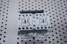 ALLEN BRADLEY 104-C09D22 /B REVERSING CONTACTOR 110-120V 50/60HZ 3 POLES