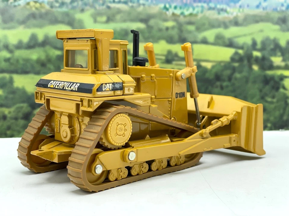 Tractor tipo oruga ERTL CAT Caterpillar D10N escala 1:50 2436 fundido a presión 1992 caja Foto 2 de 4